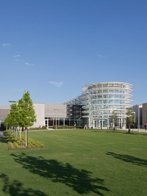 1.0_UT-Dallas-Visitors-Center