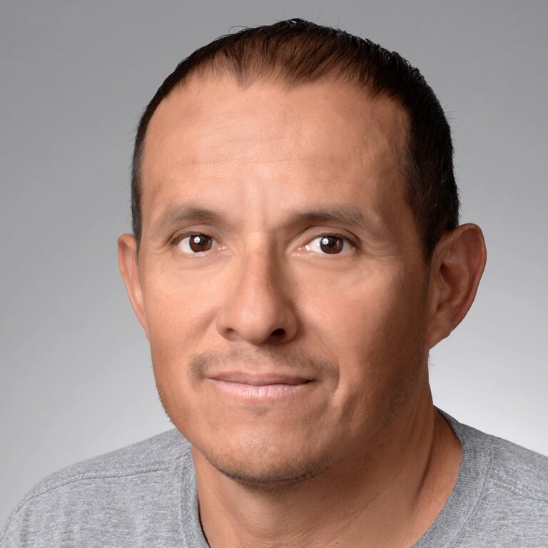 JE CO Employee_0012_Roberto Rodriguez